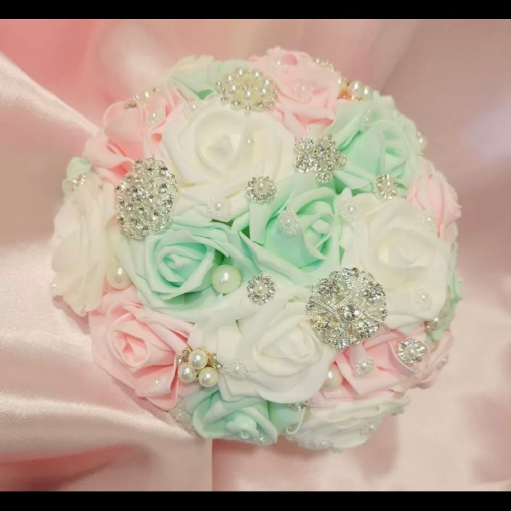 BROOCH BOUQUET FOR BRIDE/GROOM BOUTONNIERE/ 2 BRIDESMAID BOUQUETS (BUNDLE)